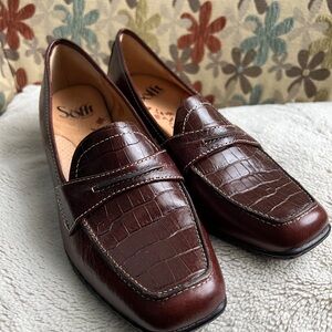 Sofft Women's Kitten Heel Brown Loafers